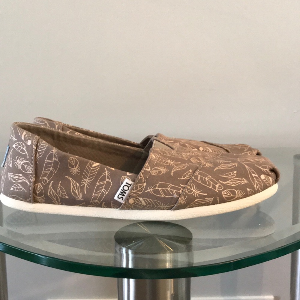 TOMS shoes 👟 size W8